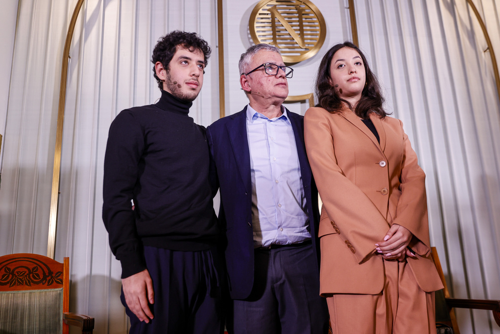 Iran, Mohammadi annuncia sciopero della fame durante consegna Nobel