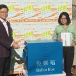 Hong Kong, il leader John Lee vota alle elezioni locali