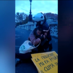 Roma, Ultima Generazione blocca il traffico sul Ponte Mazzini