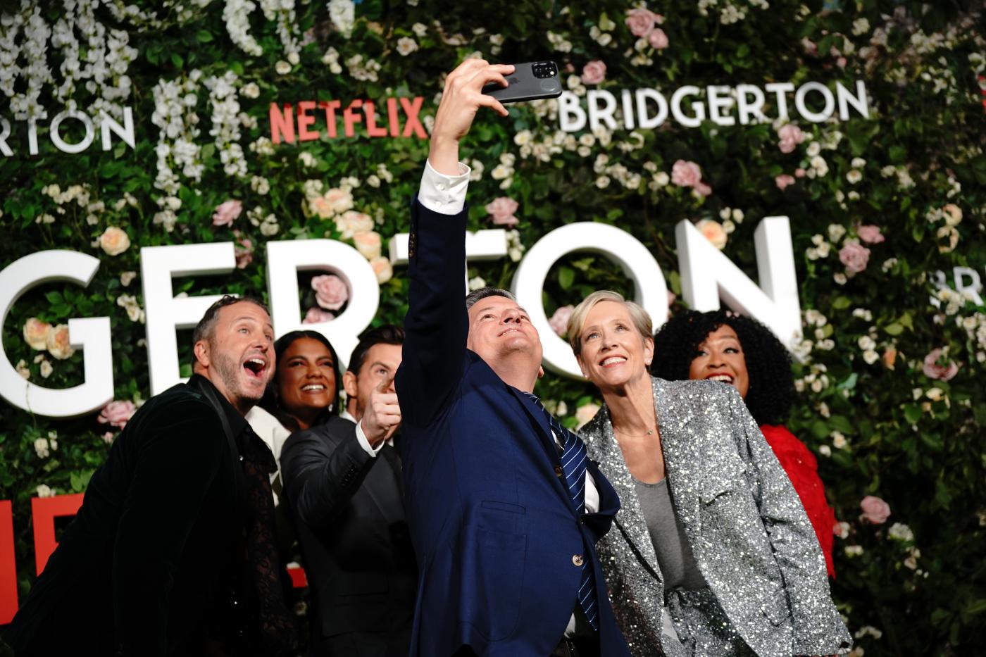 Netflix, terza stagione di Bridgerton arriva in due parti a maggio e giugno 2024