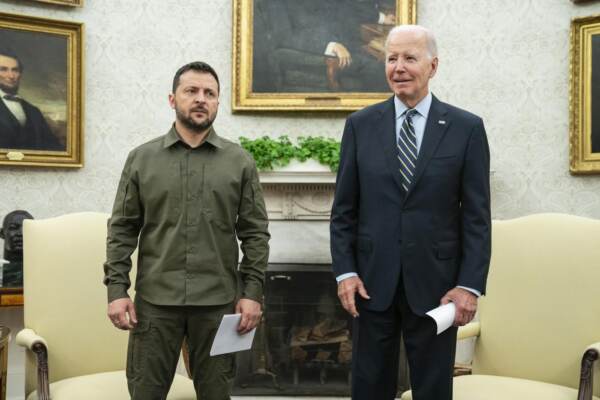 Il presidente Joe Biden e la first lady incontrano Volodymyr Zelensky e moglie a Washington