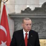 Turchia, shock per aggressione arbitro: Erdogan lo chiama in ospedale