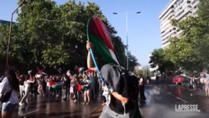 Cile, manifestazione pro Palestina davanti all’ambasciata Usa