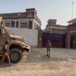 Pakistan, attacco suicida a stazione di polizia: 23 morti