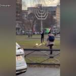 Usa, bandiera palestinese issata su una Menorah pubblica