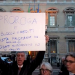 Bonus edilizi, protesta in catene davanti al Senato