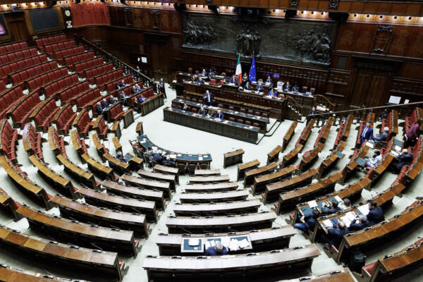 Camera dei deputati - Interpellanze urgenti