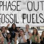Cop28, storico accordo per ‘transitare fuori’ da fonti fossili