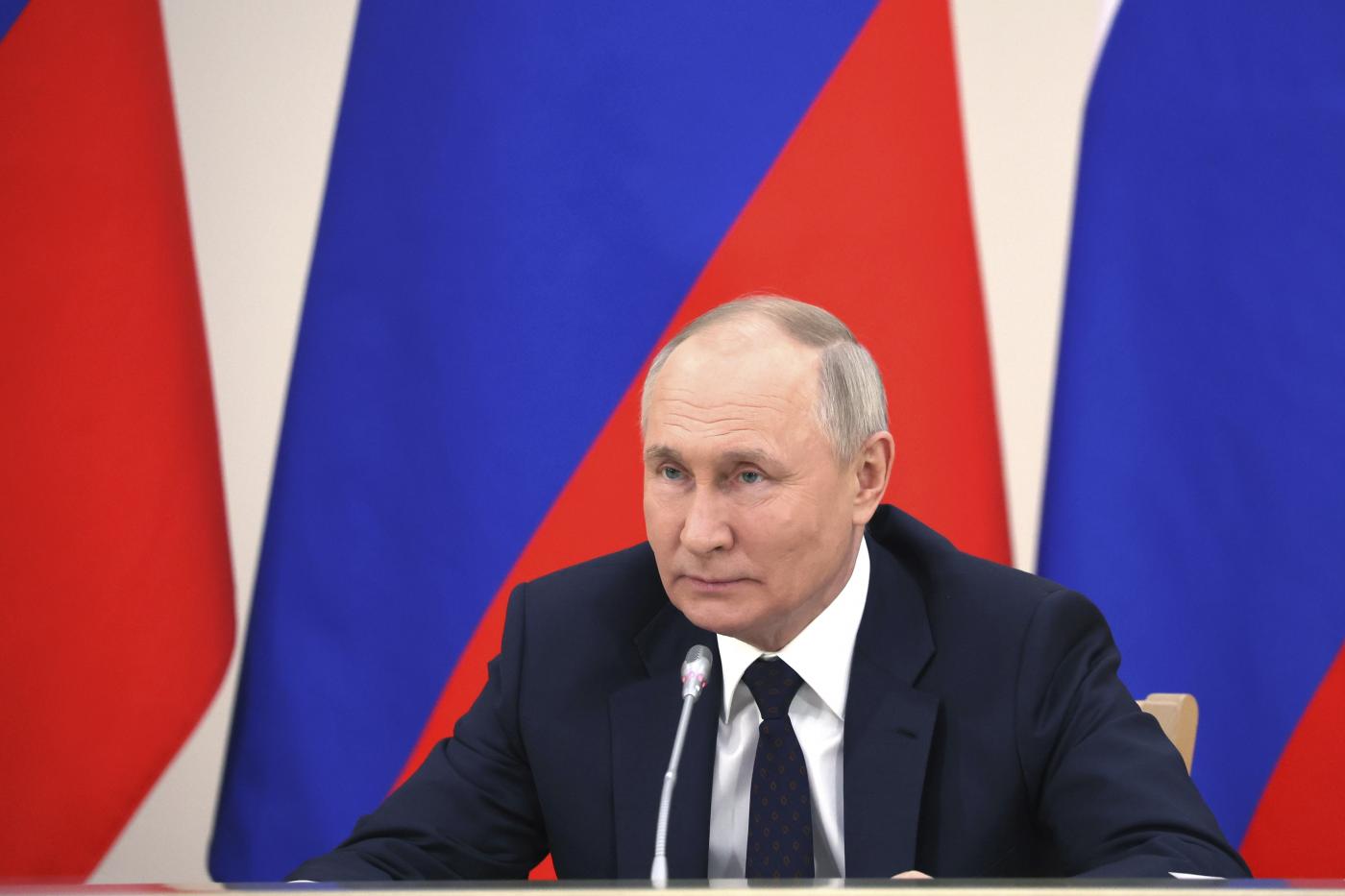 Ucraina, Putin: “Presto le armi a Kiev finiranno”