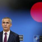 Ucraina, Stoltenberg: “Se Putin vince non si fermerà”