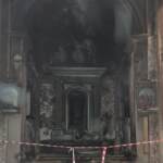 Milano, brucia presepe in chiesa a Parabiago: fermato