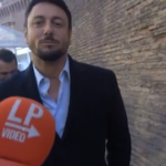 Atreju, Giambruno inseguito dai cronisti: ma l’ex della premier non parla