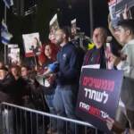 Gaza, ostaggi uccisi per errore da Israele: protesta a Tel Aviv