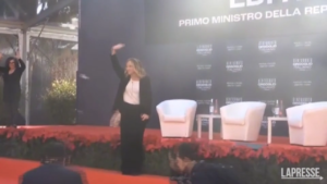 Atreju, l’arrivo di Giorgia Meloni: gli applausi della platea alla premier