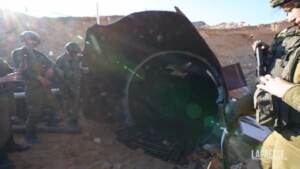 Israele, dentro il tunnel di Hamas scoperto vicino a Erez