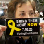 Israele, manifestanti montano tende a Tel Aviv e chiedono garanzie su rilascio ostaggi