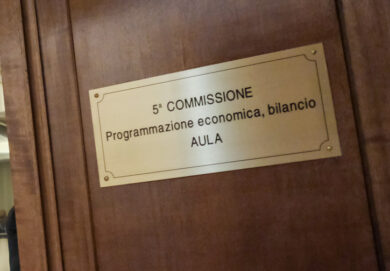 Mes, manca parere governo: opposizioni lasciano Commissione Bilancio