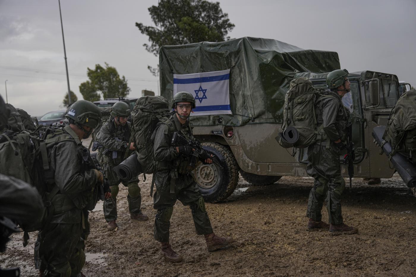 Guerra Israele-Hamas, irruzione militare nell’ospedale al-Ahli a Gaza City 