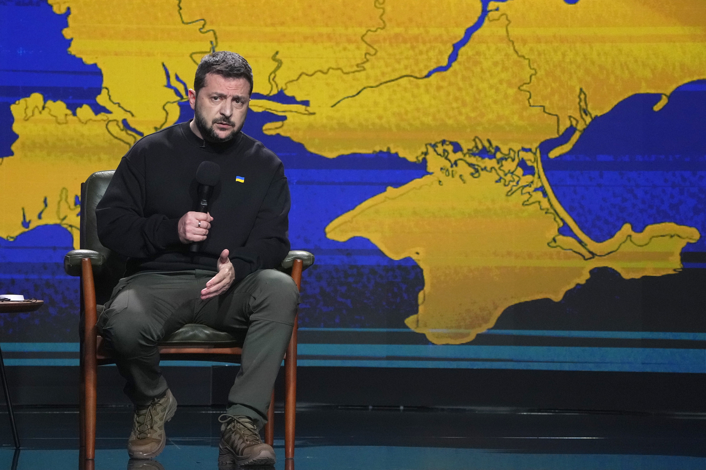 Ucraina, Zelensky nel discorso di fine anno: “Usa non ci tradiranno, per noi opzione più potente è aderire alla Nato”