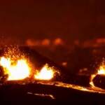 Islanda, erutta il vulcano nella penisola di Reykjanes