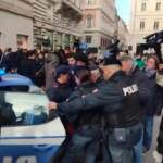 Roma, attivisti di Ultima generazione portati via dalla polizia