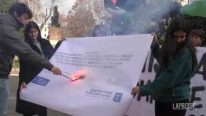 Roma, studenti in piazza contro accordo con le università israeliane