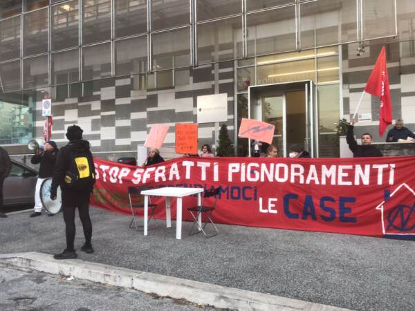 Roma, movimento per la casa occupa assessorato al Patrimonio