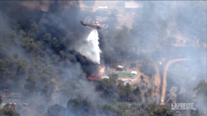 Australia, incendio vicino a Perth: in fuga residenti di un villaggio