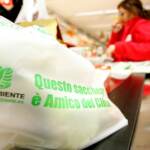 Ue, Corte giustizia boccia legge italiana contro sacchetti plastica