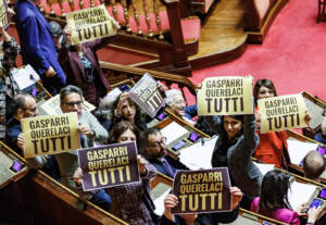 Manovra, ok Senato alla fiducia: Giorgetti in Aula. Renzi: “Falsa e sovranista”