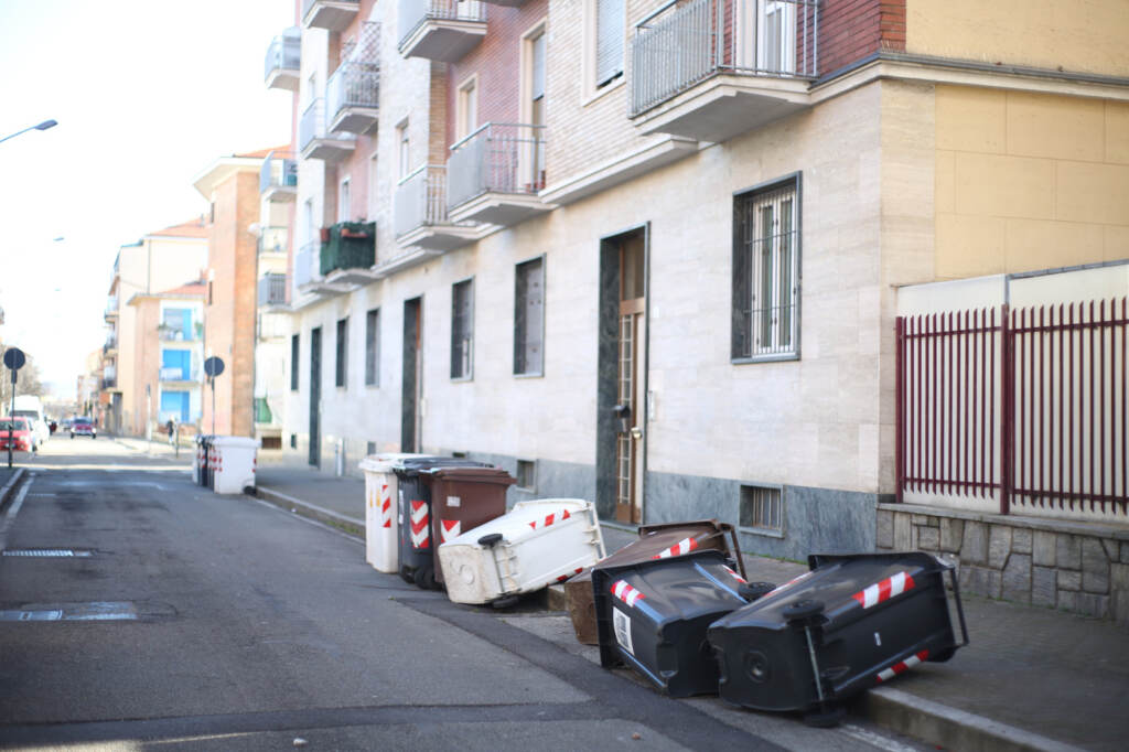 Galleria foto 'Maltempo, forte vento a Torino: strutture danneggiate e alberi caduti' - foto 5