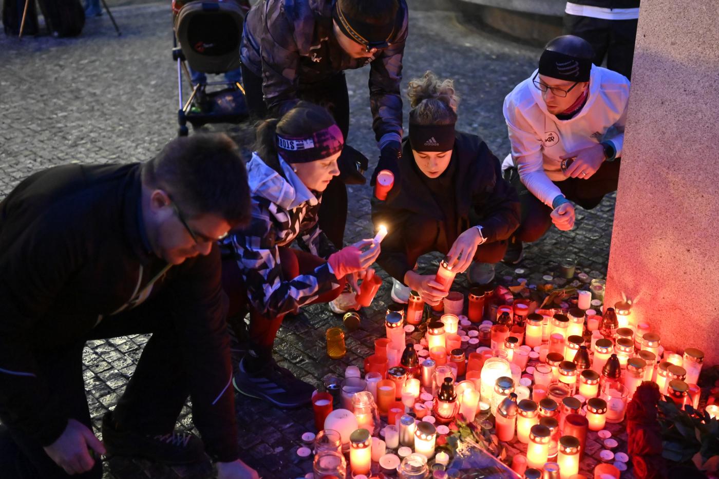 Praga, giornata di lutto nazionale dopo la sparatoria in Università Praga, giornata di lutto nazionale dopo la sparatoria in Università