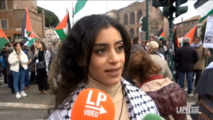 Roma, Maya Issa alla manifestazione pro-Palestina: “Gesù è morto a Gaza”