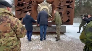Crosetto in Lettonia incontra contingente militare italiano