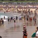 Australia, il Natale si festeggia in spiaggia