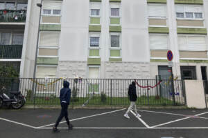 Francia, trovati morti in casa madre e 4 figli: arrestato il padre