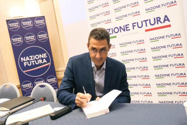 Vannacci rientra in servizio: “Nel tempo libero promuovo il mio libro”