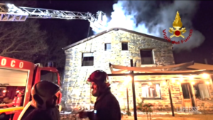Romagna, incendio del tetto di una struttura ricettiva