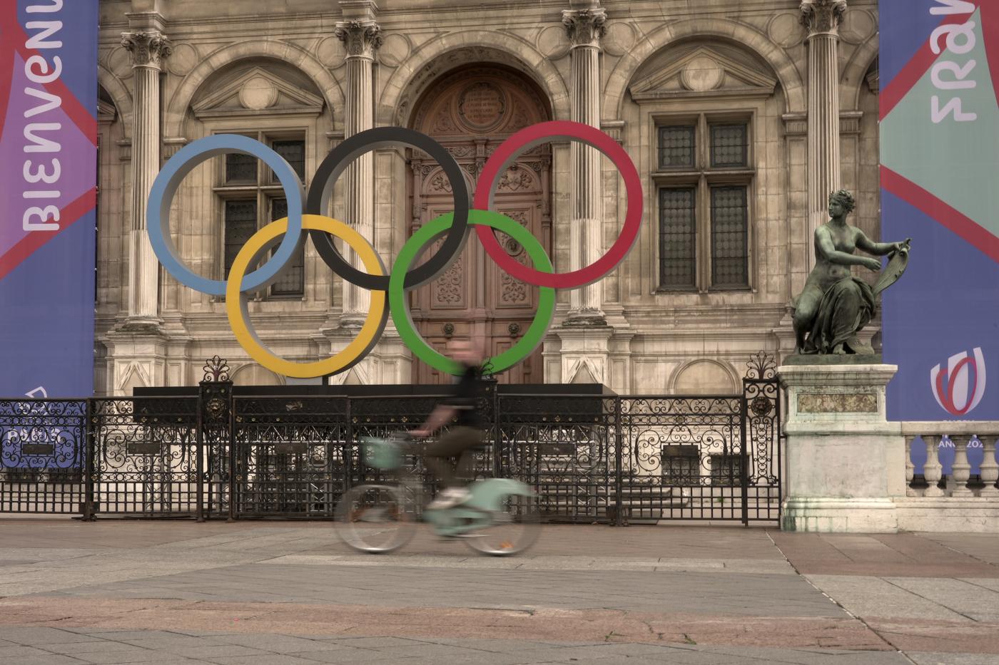 Parigi, rubati chiavette Usb e pc con piani segreti su Olimpiadi