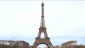 Francia, la Torre Eiffel chiusa per sciopero