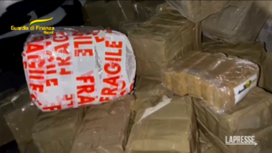Napoli, sequestrati 290 kg di hashish: arrestato corriere