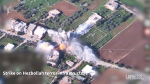 Israele colpisce obiettivi di Hezbollah: i video diffusi dall’Idf