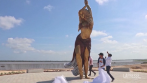 Colombia, città di Barranquilla dedica statua alla “sua” Shakira