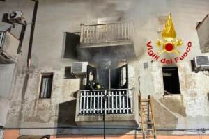 Sassari, appartemento in fiamme: in salvo 90enne e la figlia