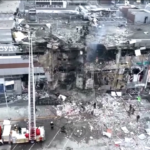 Ucraina, pesante bombardamento su Dnipro: le immagini della città devastata