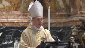 Ratzinger, Georg Ganswein celebra la messa a un anno della morte e si commuove