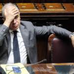 Migranti, Piantedosi: “Ancora troppi sbarchi, obiettivi non centrati”