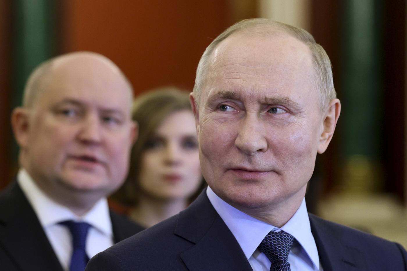 Russia, Putin ai soldati: “Siete eroi, nessuno può fermarci” Russia, Putin ai soldati: “Siete eroi, nessuno può fermarci”