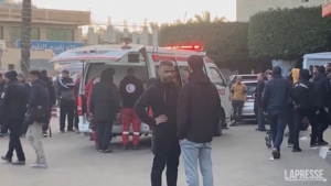 Gaza, nuovi raid israeliani: i feriti portati all’ospedale Al-Aqsa