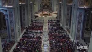 Papa Francesco: “Il mondo guardi a donne e a madri per trovare la pace”